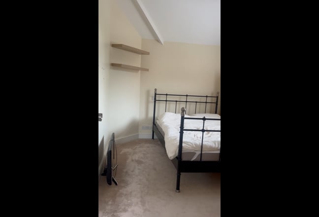 Large room for rent  Main Photo