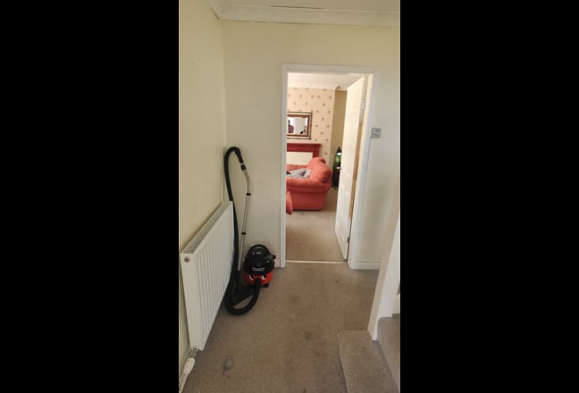 One double room in 3 bed house Main Photo