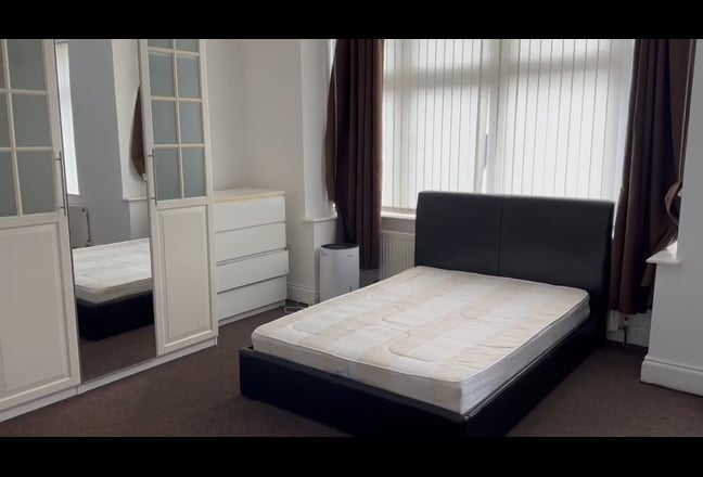 *** Double Room Edgbaston *** Main Photo