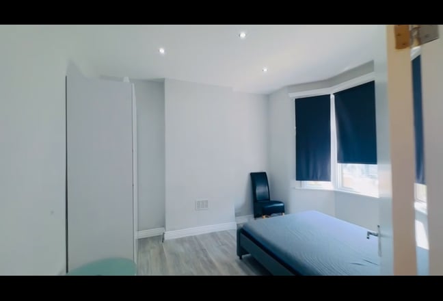 Bright Large Master Bedroom To Rent E13 Main Photo