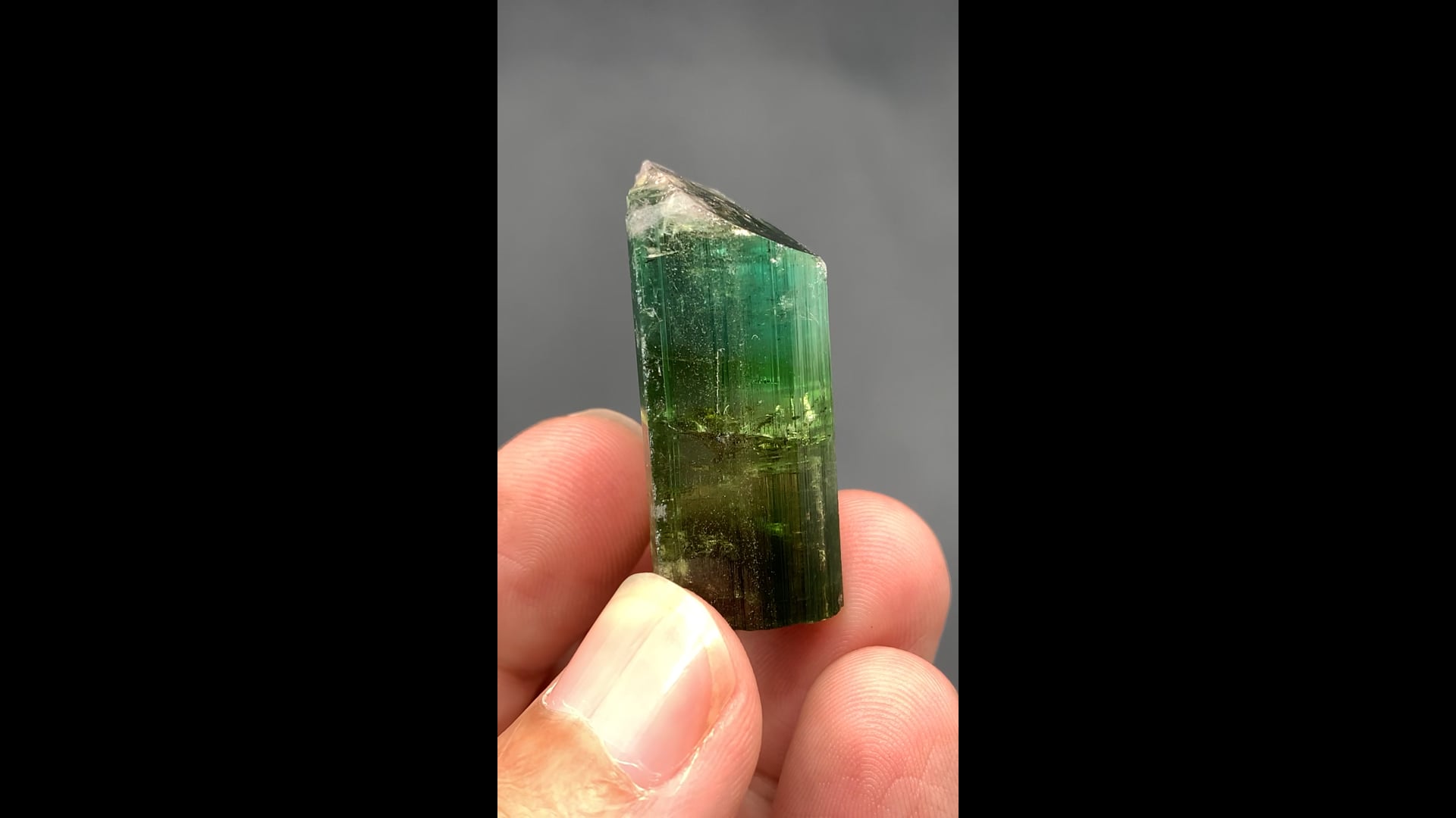 Cristal Brut De Tourmaline Verte D'Afghanistan - 6,70 Carats - Naturel Sans Traitement
