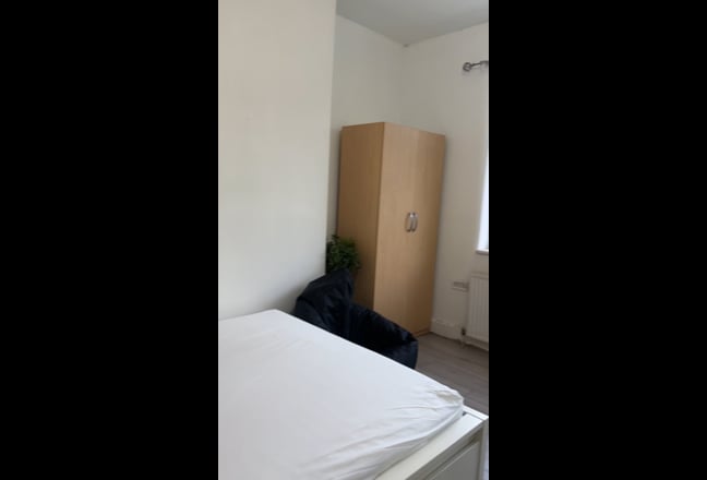 Large double room for female only  Main Photo