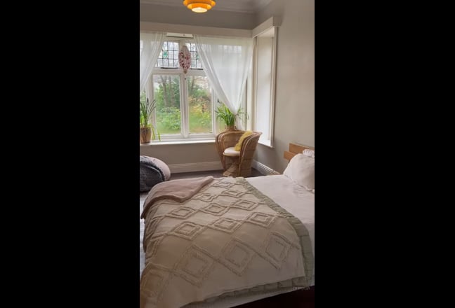 Stunning LARGE double room also perfect for couple Main Photo