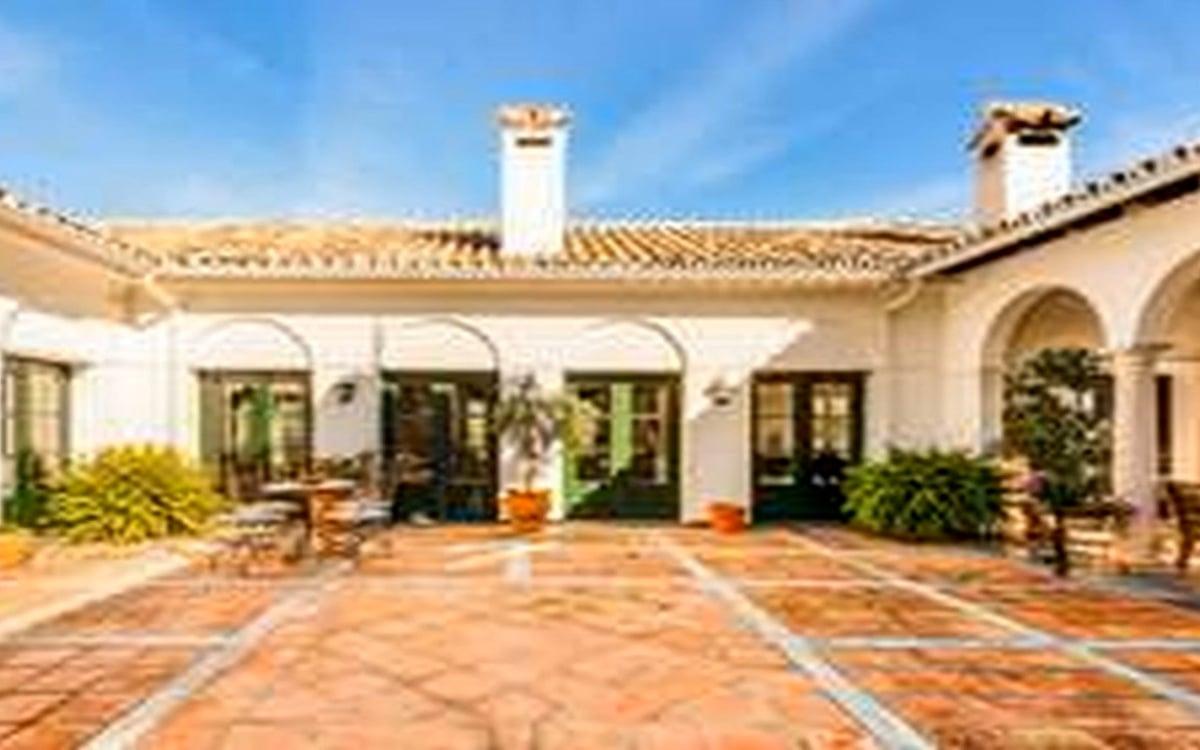 Villa for Sale in Benahavís