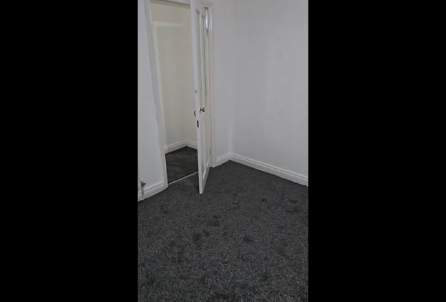 1 bed Apartment to Let. Main Photo