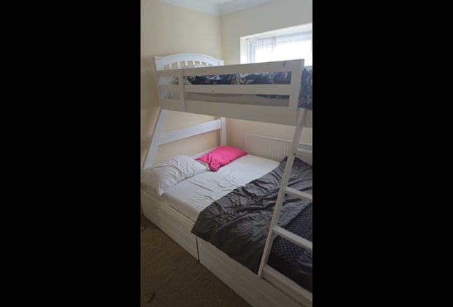 1 double room available near town Main Photo