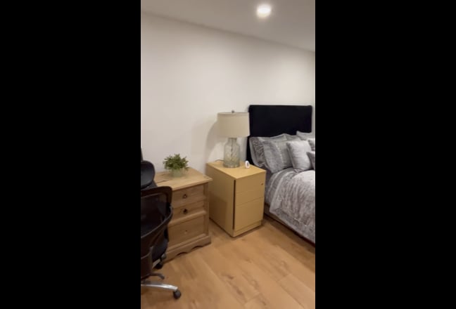 Newly Decorated Double Bedroom with En-Suite Main Photo