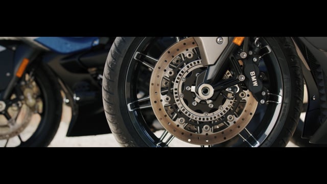 deVine Voices Native English Male Voiceover BMW Commercial