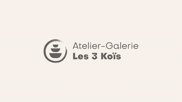Logo de l’Atelier-Galerie Les 3 Koïs près de Pont-Aven – article sur une cuisson Raku