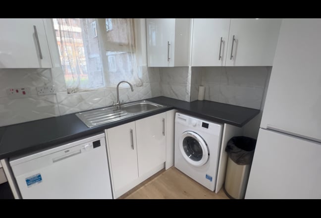 2 Bed Brand New Flat, Hackney 15 mins To Central L Main Photo