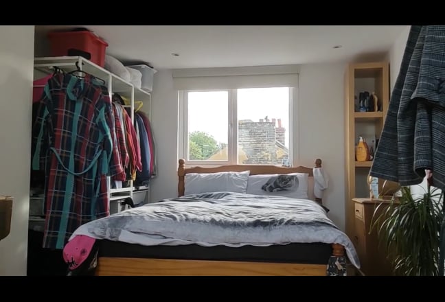 Video 1: Very large size room, takes whole floor