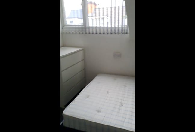 Close to Digbeth - spacious double bedroom  Main Photo