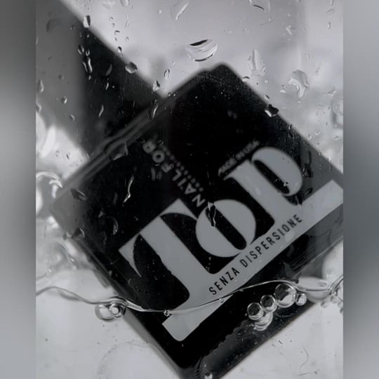 Vídeo: Top COAT Chic Sin Dispersión - Hema free 12ml Vídeo: Top COAT Chic Sin Dispersión - Hema free 12ml