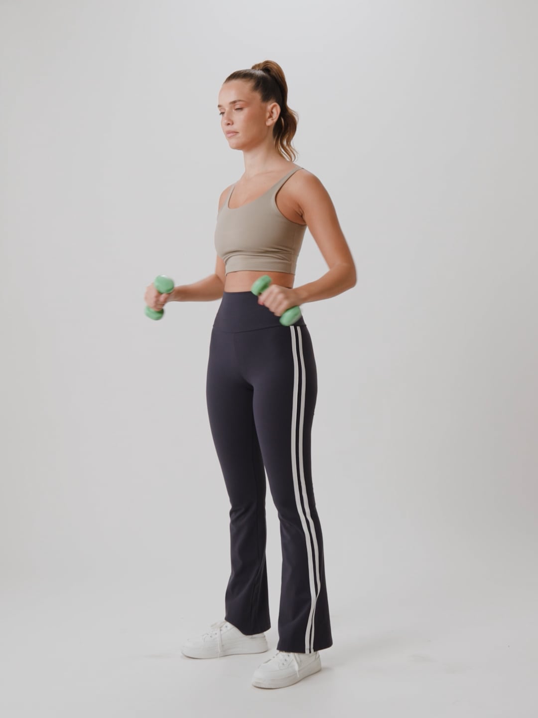 HIGH-WAIST FLARE LEGGING
