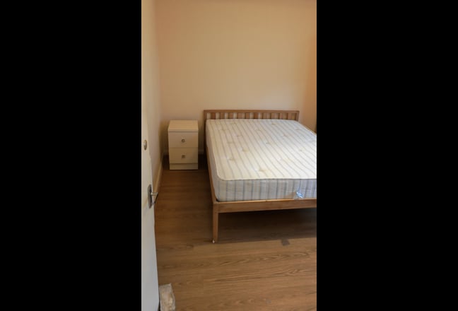 6 Double Rooms - All Bills Included + Cleaner Main Photo