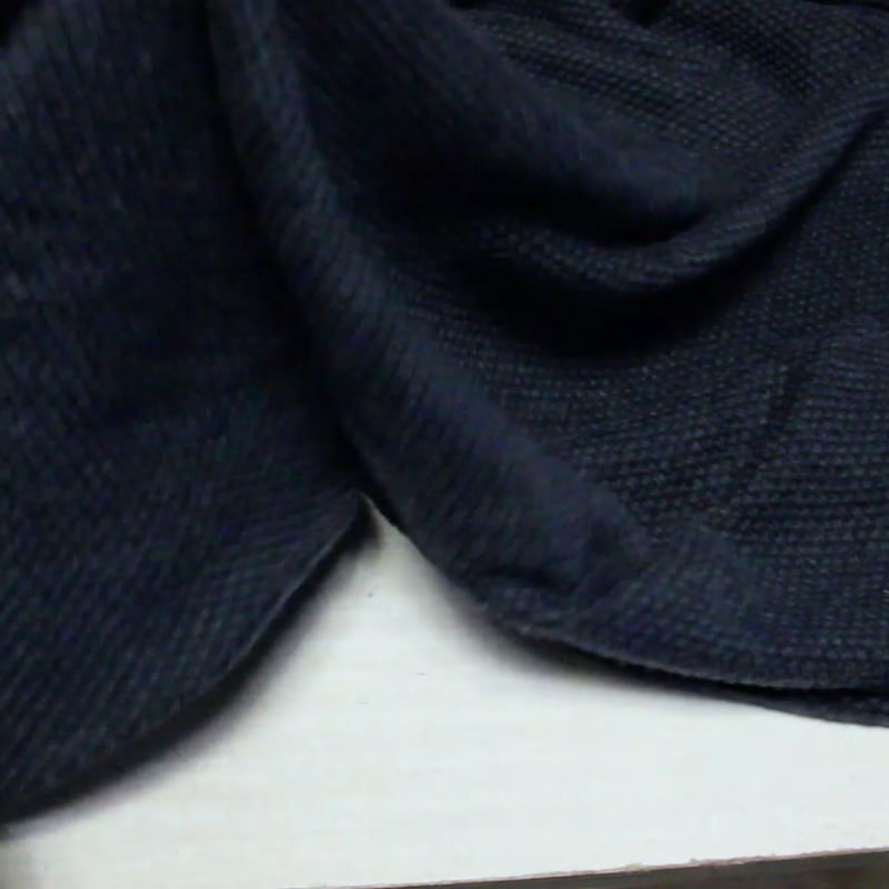 Vidéo: Laine bouillie point de riz - Bleu foncé