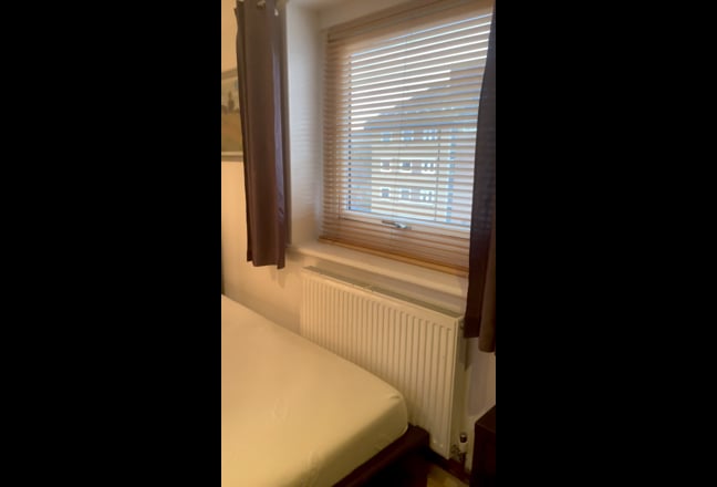 Very clean and well maintained double room  Main Photo