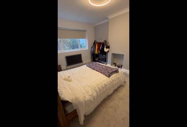 Double Room in Modern Home (Short Let) Main Photo