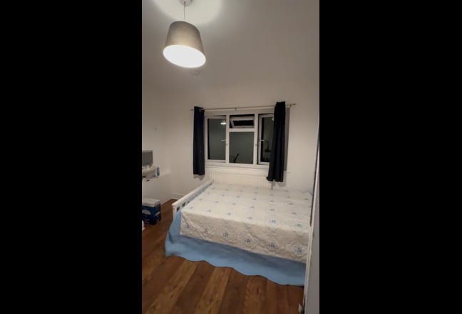 Double room in a shared house available for rent Main Photo