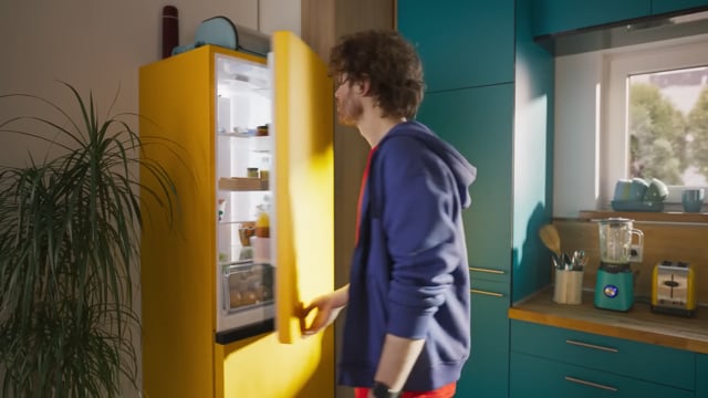 deVine Voices Native French Male Voiceover Zespri Commercial