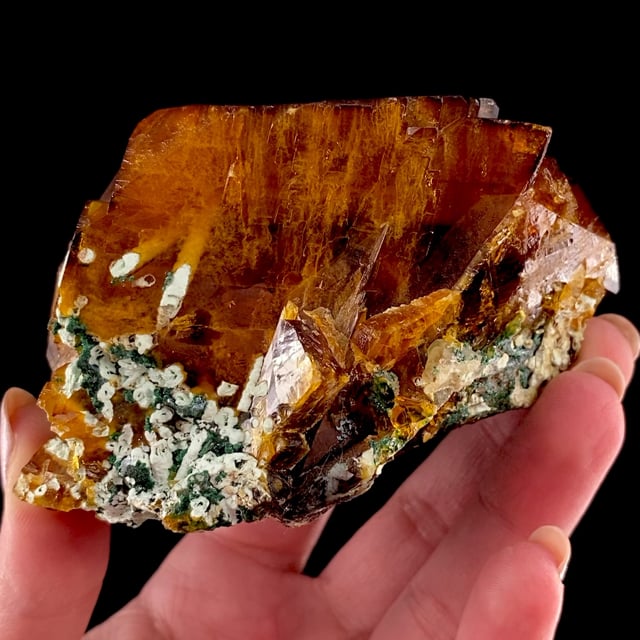 Baryte (large crystal) with Malachite and Chrysocolla