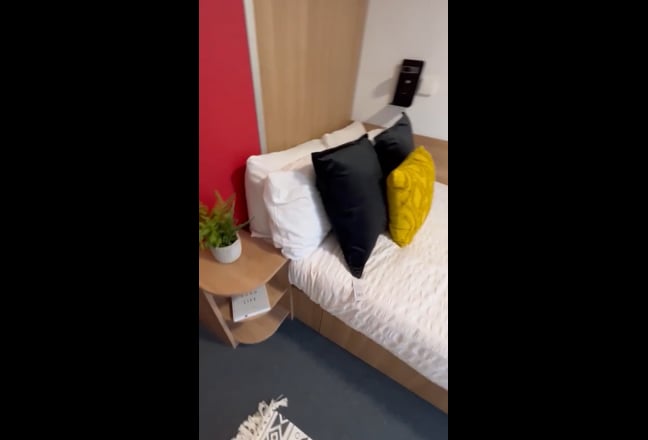 1 Bed ensuite 6 bed cluster Student accommodation Main Photo