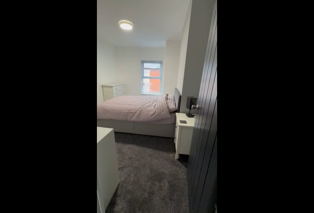 Double Rooms to rent opposite Warrington hospital  Main Photo