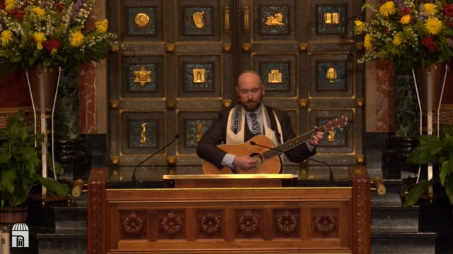 "Shiru L'Adonai" sang by Cantor Iacono