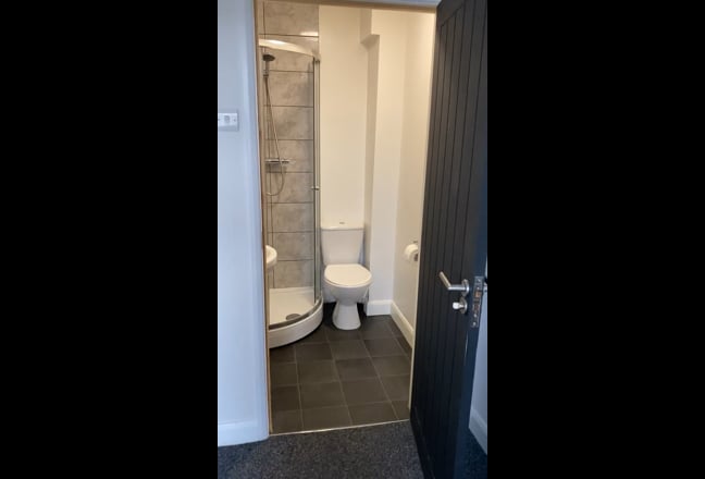 🏠 Furnished Double En-suite – Central 🏠 Main Photo