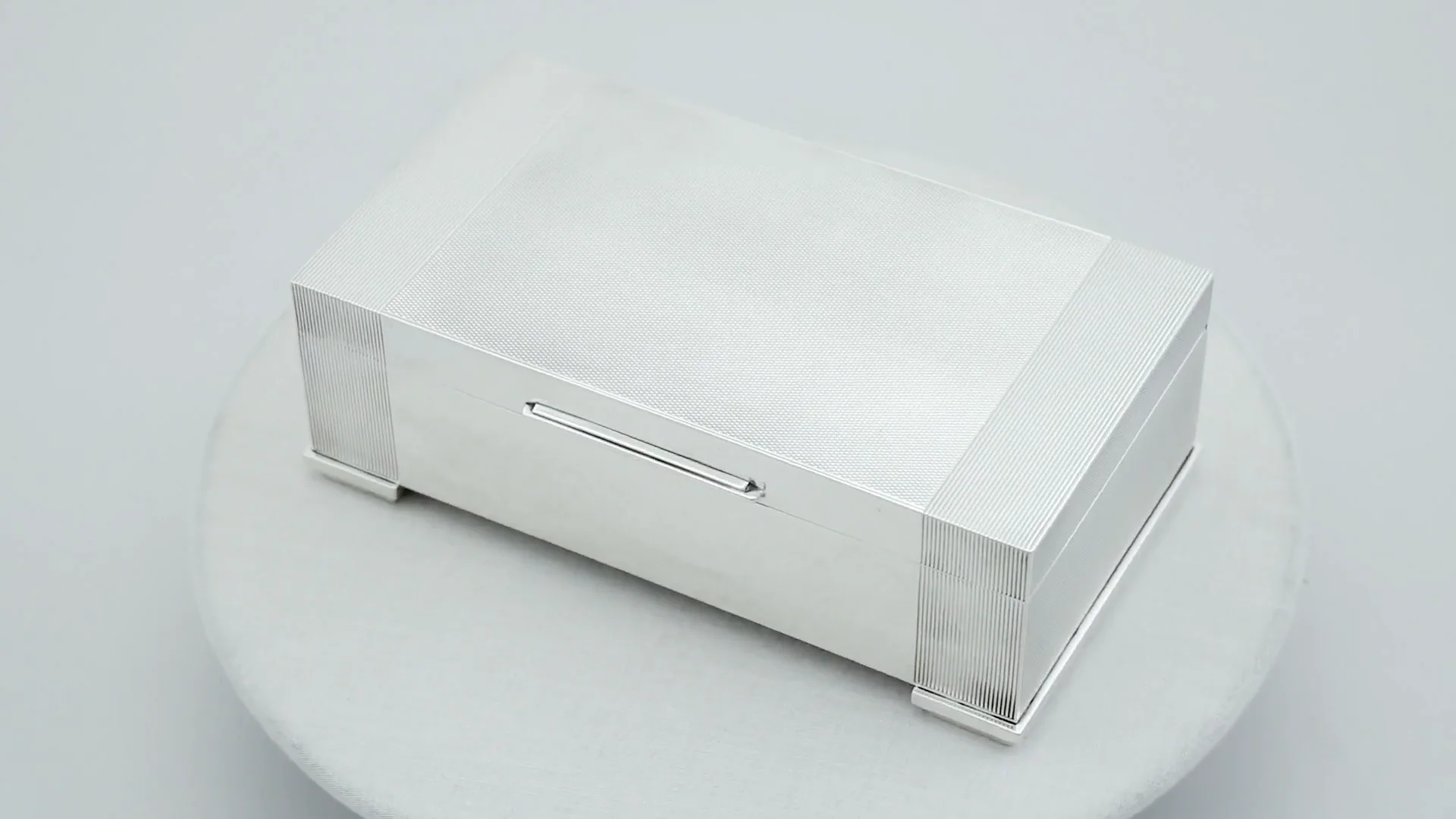 can you take cigarettes on a plane in hand luggage What Can You Travel With in Your Carry-On Luggage?
