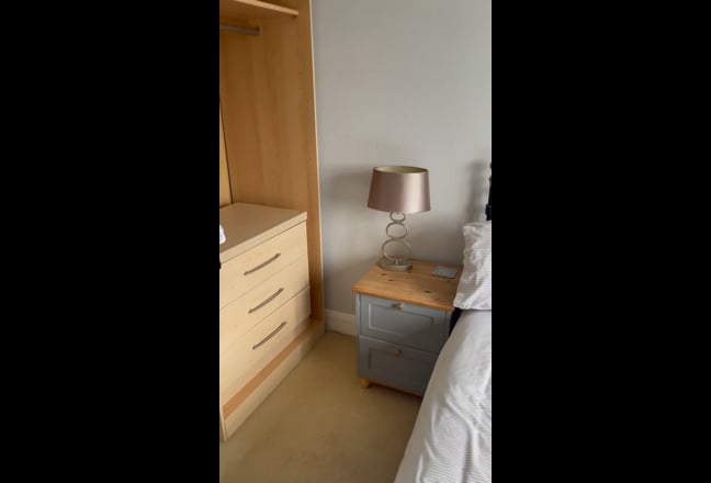 Lovely double bedroom for rent, in family home Main Photo