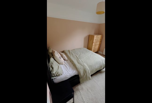 Double room in east London Main Photo