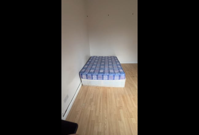 Double Room in Northampton Town with WiFi  Main Photo