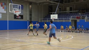 El juvenil que brilla al sènior masculí de bàsquet té nom i cognom