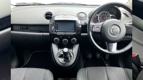 MAZDA 2 2014 (64)