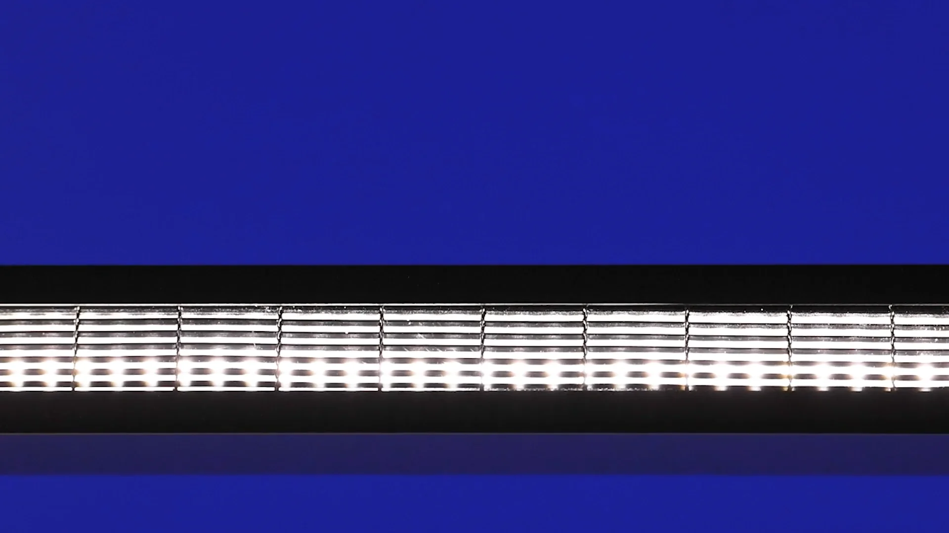 VERS-NANO-LOUVER-SK (11) | Suspended Linear LED Fixture | QTL