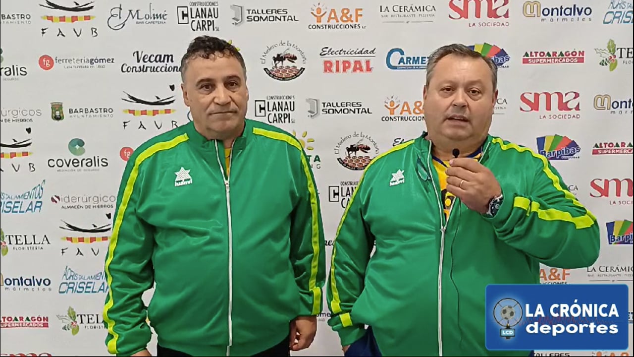 FERNANDO, TOÑO, MARTA Y CELIA (Entrenadores y Jugadoras Equipo Voleibol Femenino SMA Barbastro)