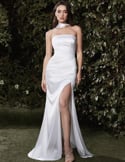 Video: Strapless wedding dress with skirt slit