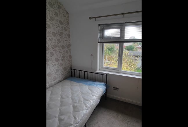 Double room for one person in House at Grange park Main Photo