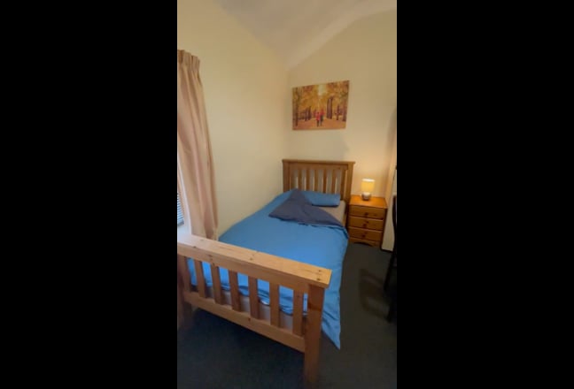 Single Room. All Inclusive. Available Now Main Photo