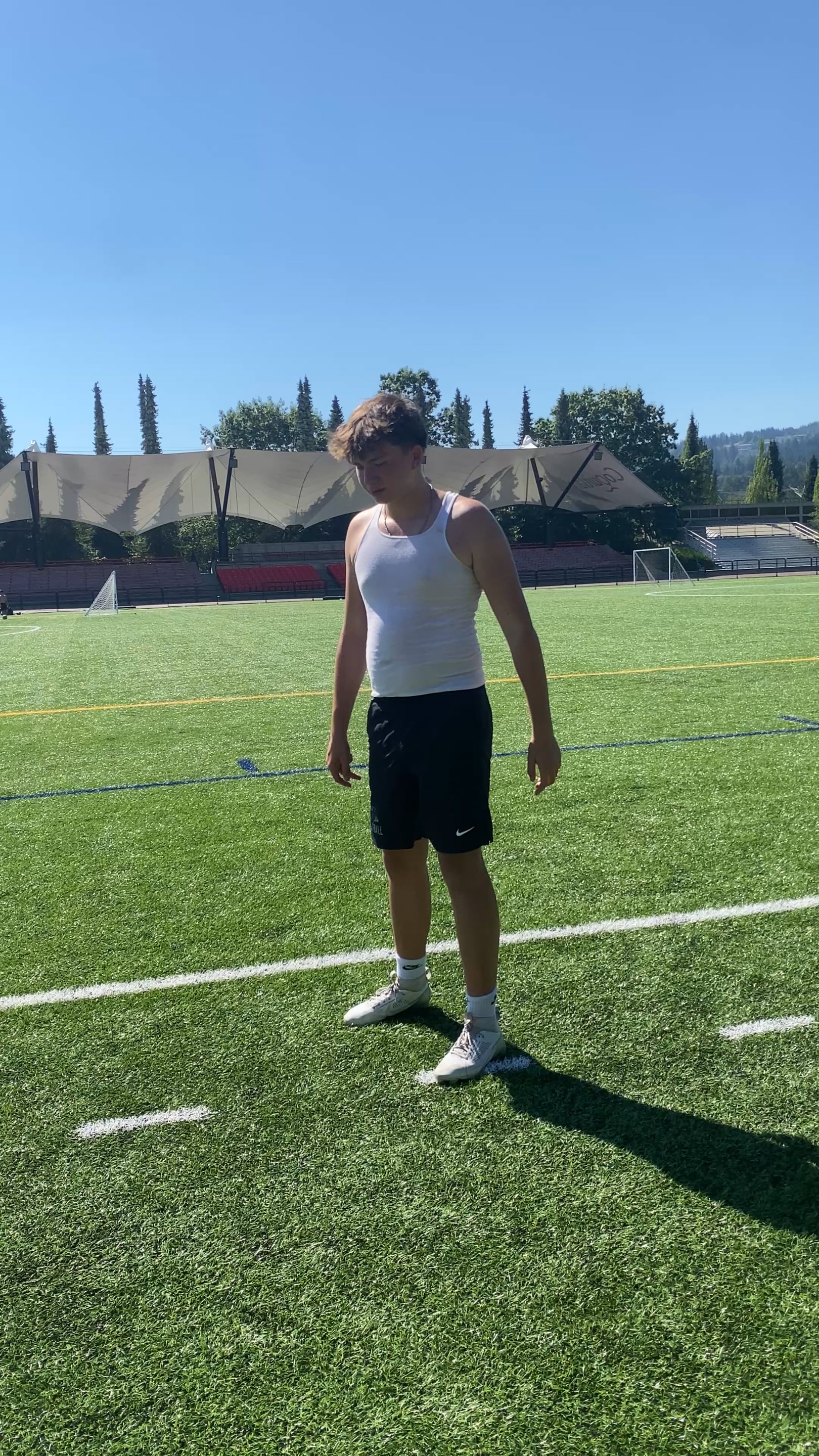 Watch evan steeves's Vertical Jump: 21.88 inches