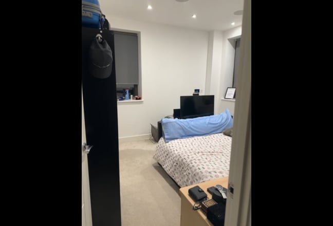 Double bed ensuite room to rent  Main Photo