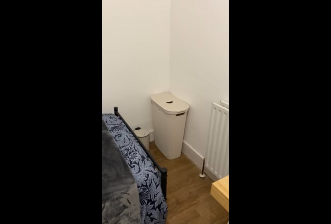 Bright single furnished room in zone 1 cul de sac Main Photo