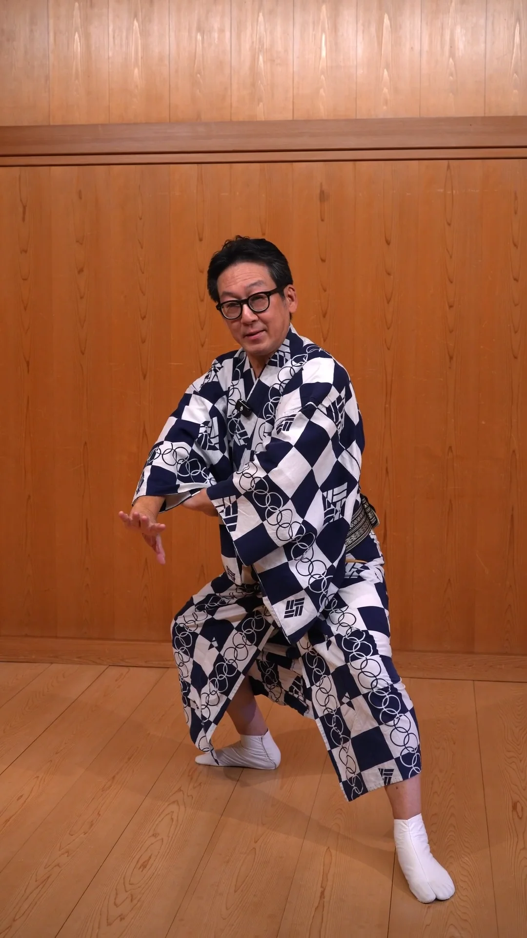 琉球舞踊紅型打掛 「一越松柄」 青