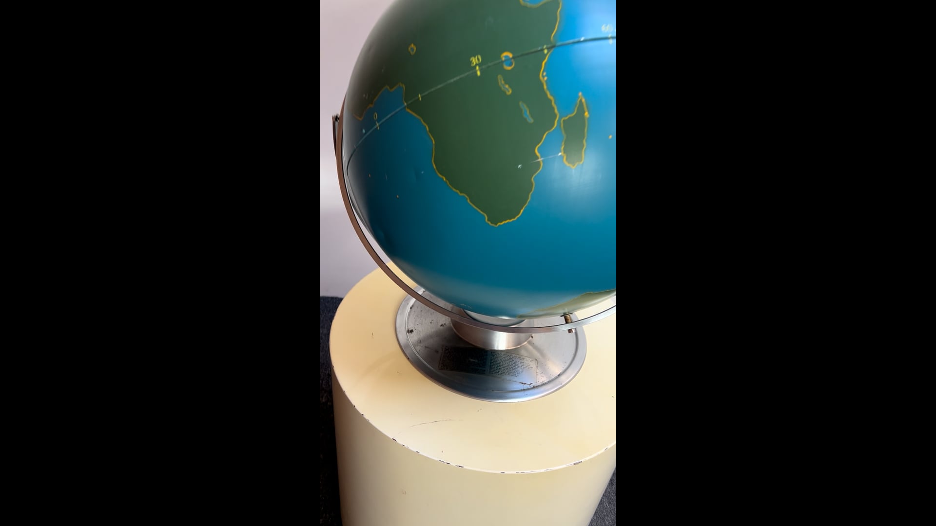 置物 ANTIQUE (A.J.NYSTROM&CO ) MILITARY GLOBE Large Vintage A.J. Nystrom Wall Mounted or Tabletop Activity