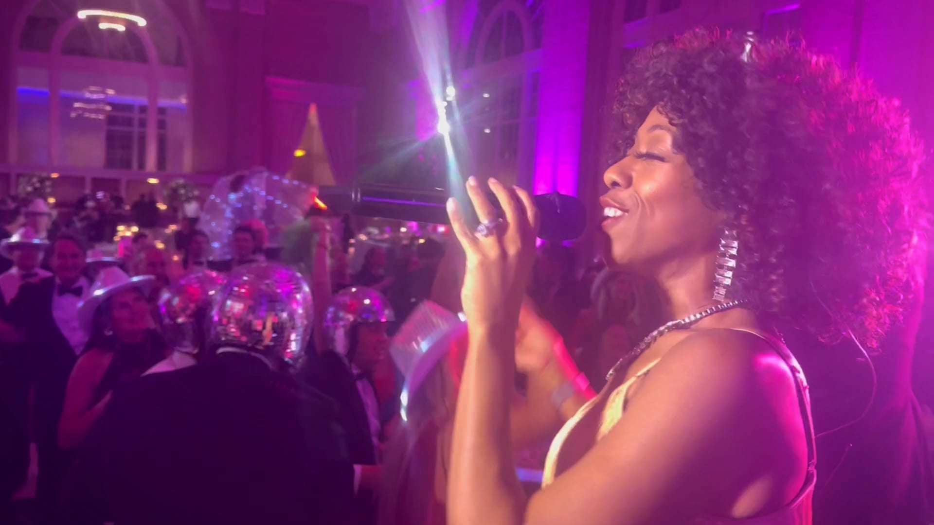 Dont Stop Believin' Live (Sapphire)