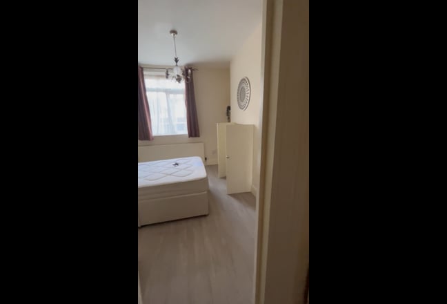 🤩Double Bed Room for only £700pm 😮💰 🍀☘️ Main Photo