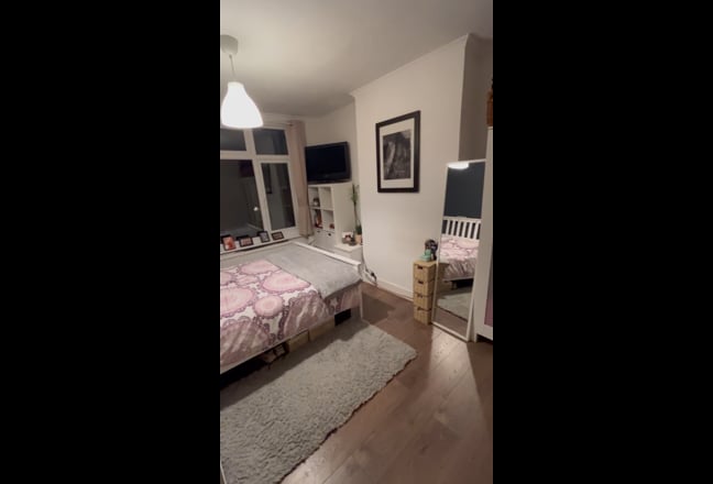 Large double room available in Tooting  Main Photo