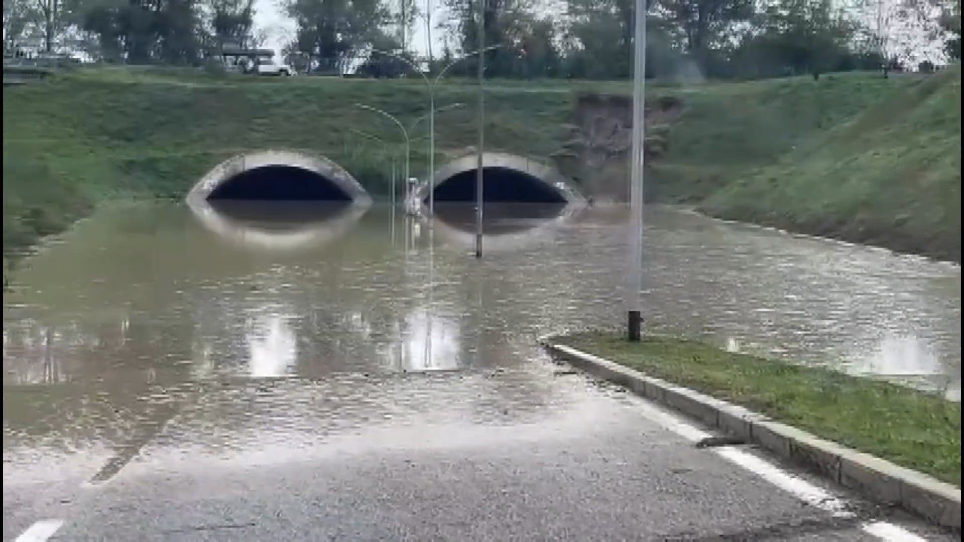Come se un Dall’Ara d’acqua si fosse riversato in via Sabena