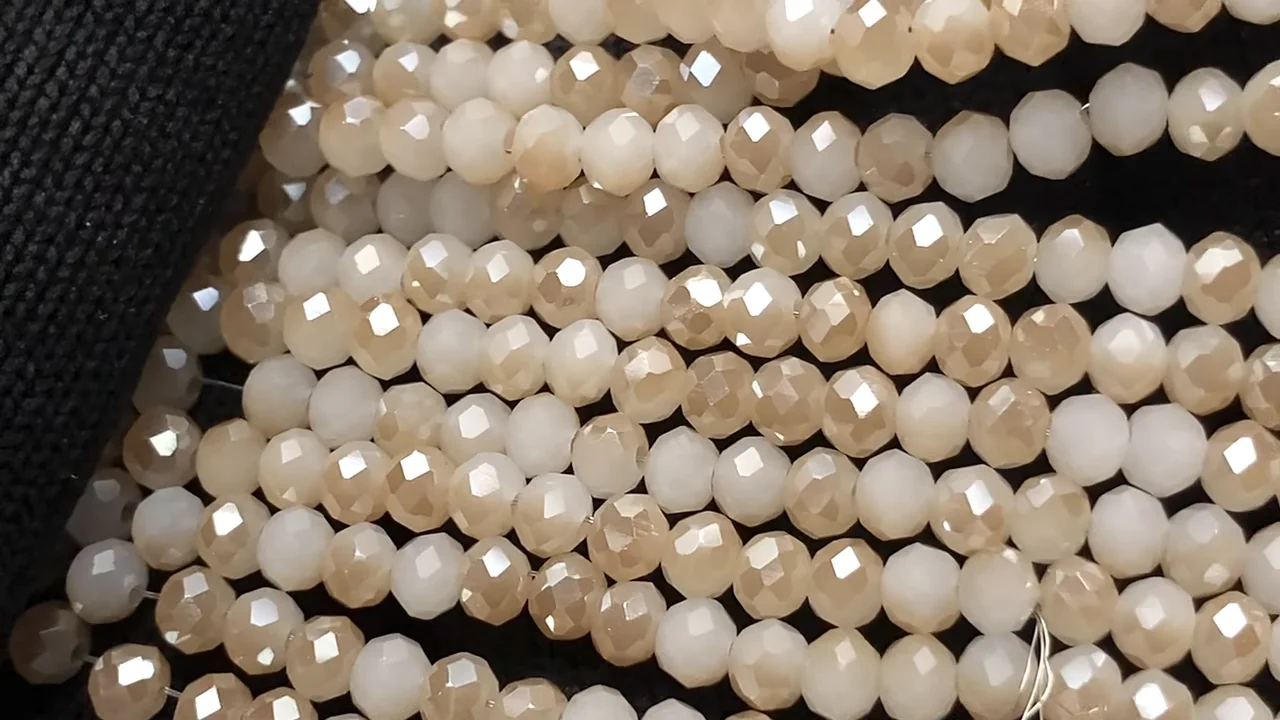 ガラスビーズ ボタンカット3×3×2mm シャンパン ハーフコーティング